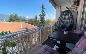 Pine-Tree Spacious 2 Bdr Apartment Near Tanners' Bridge With Hot Tub